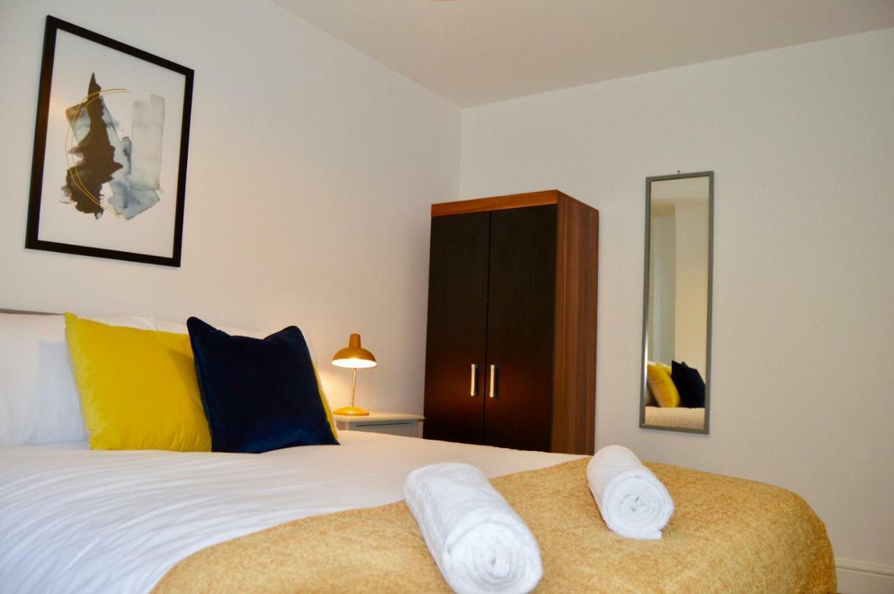 Qh31 - City Centre Location With 2 Double Bedrooms Sleeping Up To 4 People - Spacious Work Or Leisure Apartment Sheffield Bagian luar foto