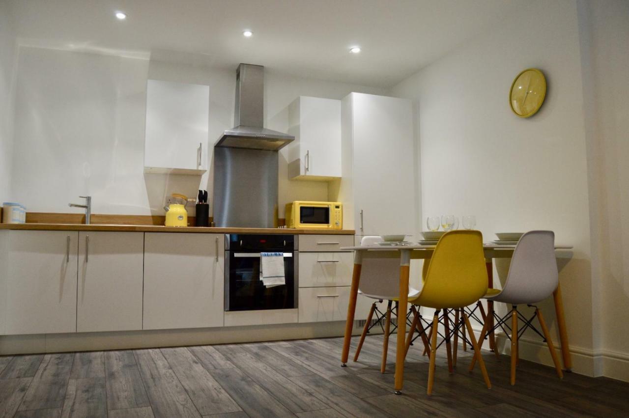 Qh31 - City Centre Location With 2 Double Bedrooms Sleeping Up To 4 People - Spacious Work Or Leisure Apartment Sheffield Bagian luar foto