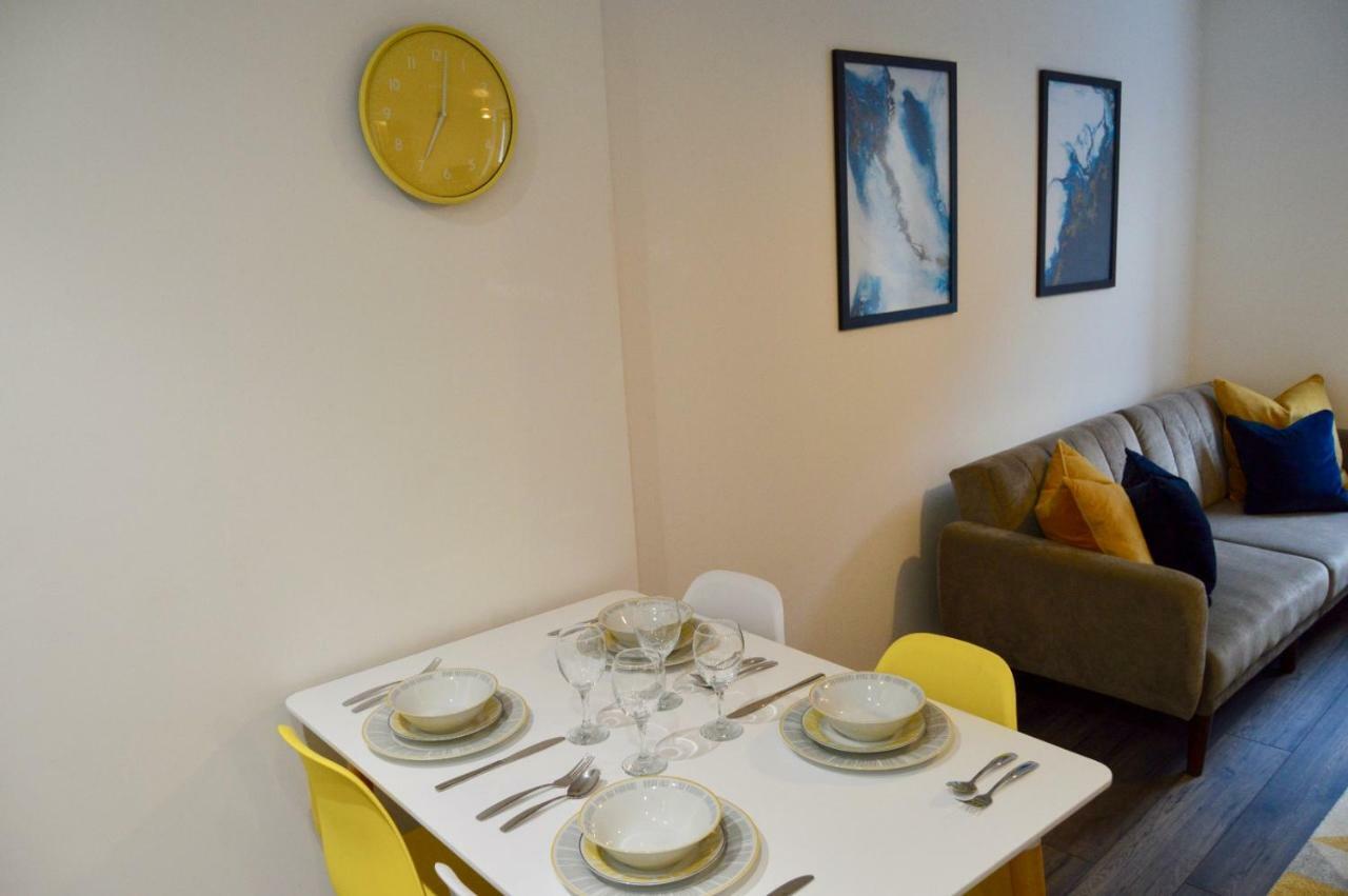 Qh31 - City Centre Location With 2 Double Bedrooms Sleeping Up To 4 People - Spacious Work Or Leisure Apartment Sheffield Bagian luar foto