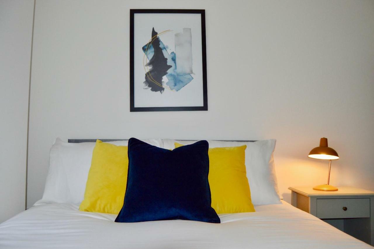 Qh31 - City Centre Location With 2 Double Bedrooms Sleeping Up To 4 People - Spacious Work Or Leisure Apartment Sheffield Bagian luar foto