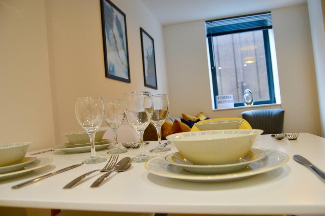 Qh31 - City Centre Location With 2 Double Bedrooms Sleeping Up To 4 People - Spacious Work Or Leisure Apartment Sheffield Bagian luar foto