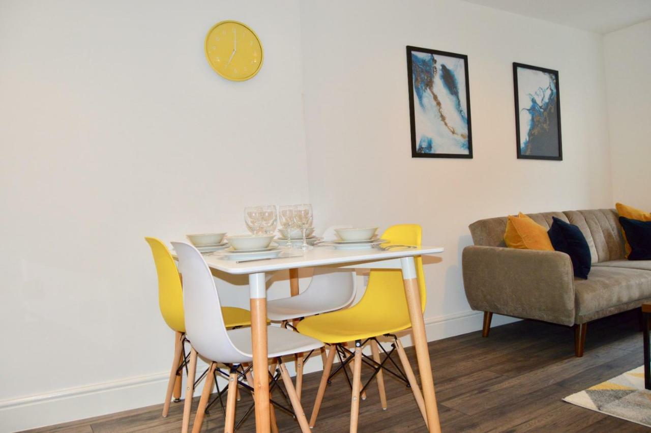 Qh31 - City Centre Location With 2 Double Bedrooms Sleeping Up To 4 People - Spacious Work Or Leisure Apartment Sheffield Bagian luar foto