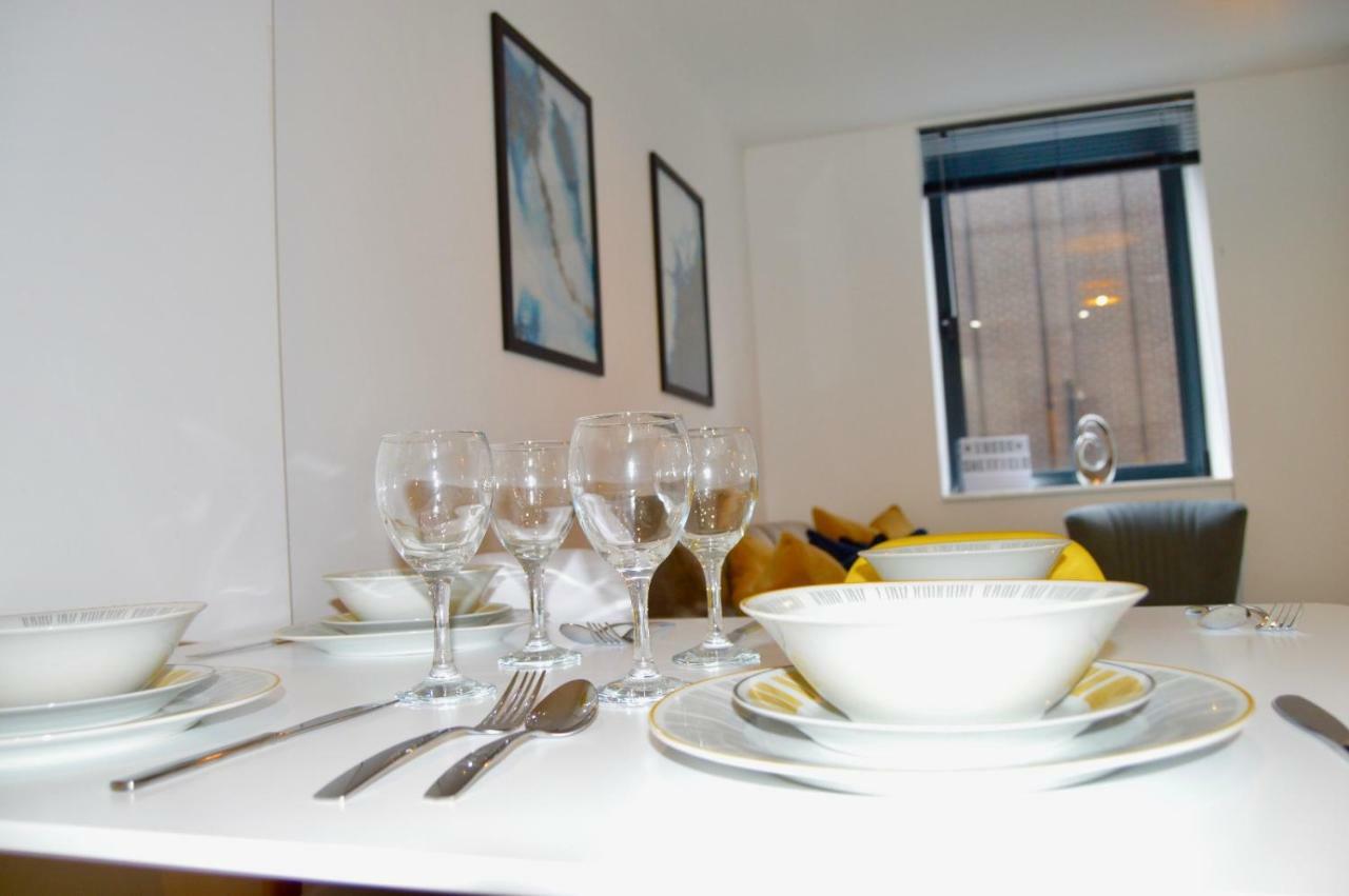 Qh31 - City Centre Location With 2 Double Bedrooms Sleeping Up To 4 People - Spacious Work Or Leisure Apartment Sheffield Bagian luar foto